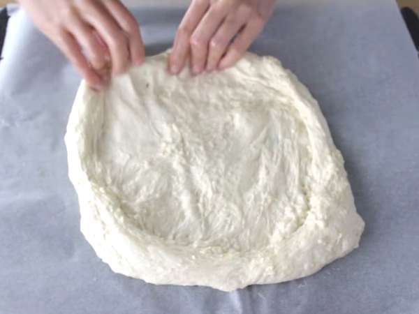 Wilgotna pizza Margherita - Przygotowanie krok 7