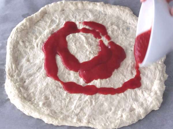 Wilgotna pizza Margherita - Przygotowanie krok 8