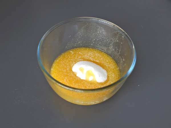 Dodatkowy tort bananowy z pomadą do góry nogami - Przygotowanie krok 3