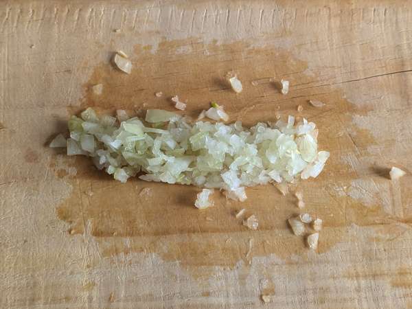 Kremowy zapiekany makaron z groszkiem i szynką au gratin - Przygotowanie krok 1