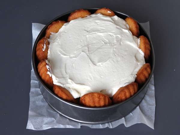 Charlotte z czerwonych owoców z madeleines - Przygotowanie krok 8