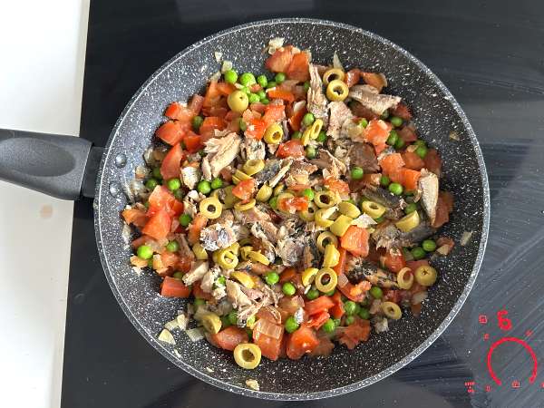 Ciasto sardynkowe: prosty, wilgotny i smaczny przepis - Przygotowanie krok 3