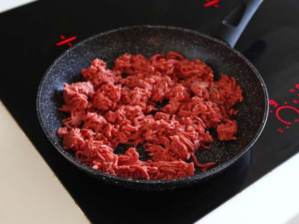 Pieczone w piekarniku tortille z quesadillas i pikantnym nadzieniem wołowym - Przygotowanie krok 1