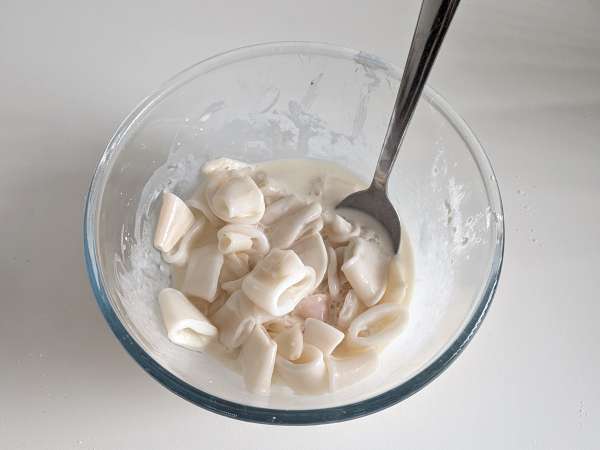 Krążki kalmarów we frytkownicy powietrznej chrupiące i lekkie - Przygotowanie krok 4