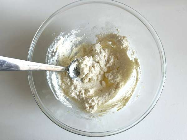 Tartinki ze szparagami, cytryną i bazyliową ricottą - Przygotowanie krok 3