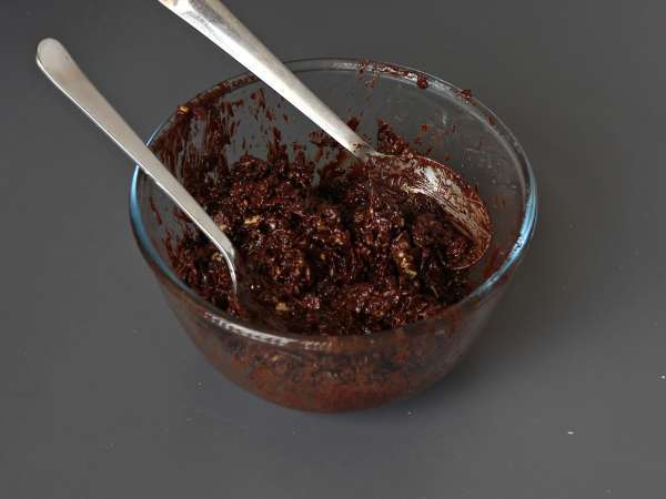 Czekoladowe Pringlesy w piaskowych różach - Przygotowanie krok 3