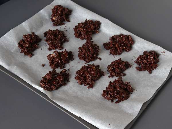 Czekoladowe Pringlesy w piaskowych różach - Przygotowanie krok 4