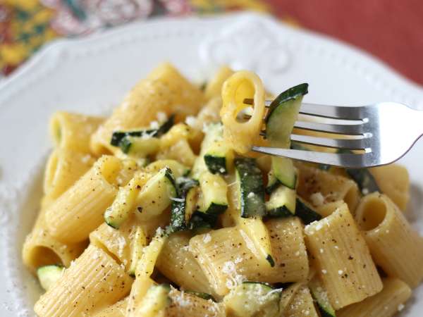 Carbonara z cukinii: łatwy w przygotowaniu wegetariański przepis - Przygotowanie krok 10