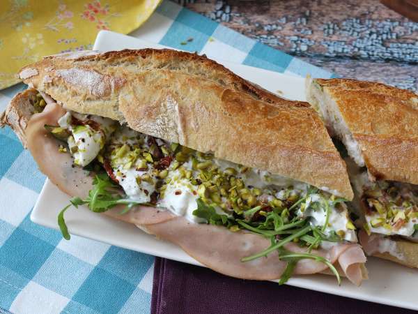 Wyśmienita włoska kanapka z mortadelą i serem burrata - Przygotowanie krok 7