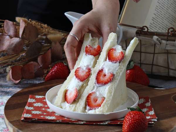Ichigo sando, japońska kanapka truskawkowa! - Przygotowanie krok 10