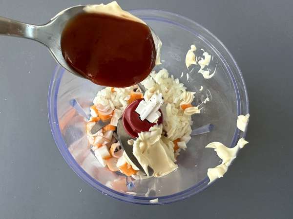 Pasta z surimi: przepis na błyskawiczną przekąskę - Przygotowanie krok 3