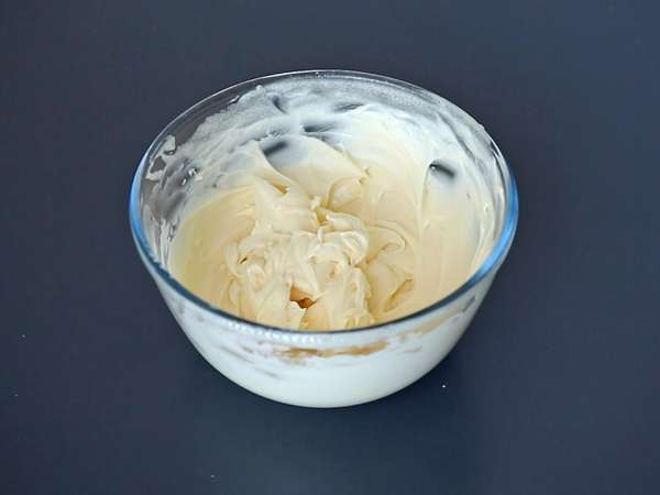 Tiramisu z pieczonymi morelami: idealny, owocowy i rozpływający się w ustach deser na lato - Przygotowanie krok 4