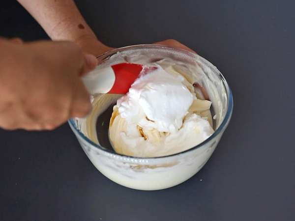 Tiramisu z pieczonymi morelami: idealny, owocowy i rozpływający się w ustach deser na lato - Przygotowanie krok 5