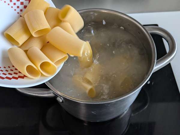 Makaron z papryką i miętą: kremowy i aromatyczny - Przygotowanie krok 6