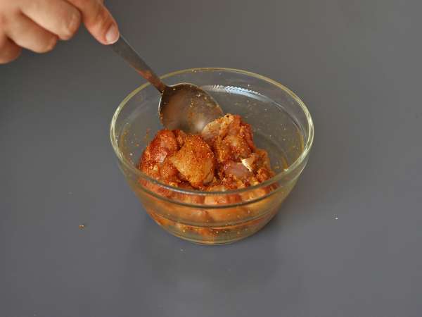 Makaron udon z kurczakiem i kremowym tajskim sosem curry - Przygotowanie krok 1