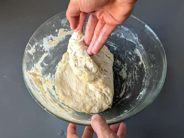 Gruba i puszysta focaccia z pomidorkami koktajlowymi, oliwkami i oregano - Przygotowanie krok 6