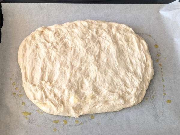 Rustykalna focaccia z cebulą i rozmarynem - Przygotowanie krok 8