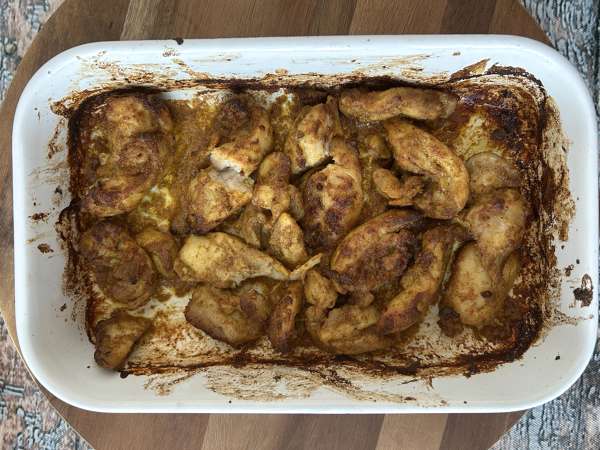 Shawarma z kurczaka przygotowana w frytkownicy powietrznej, z pitą i sosem tahini - Przygotowanie krok 6
