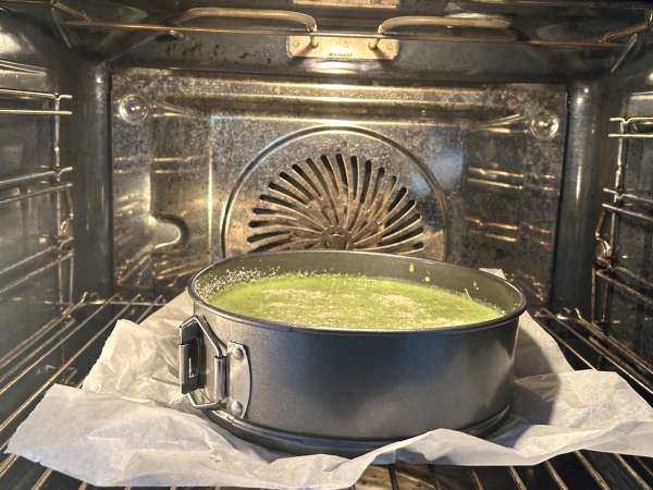 Quiche bez ciasta ze szpinakiem i serem gouda - Przygotowanie krok 6