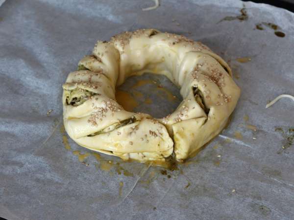 Ciasto francuskie z pesto, mozzarellą i suszonymi pomidorami - Przygotowanie krok 5