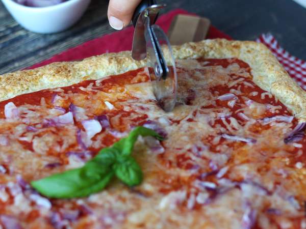 Pizza z serkiem wiejskim - Przygotowanie krok 7