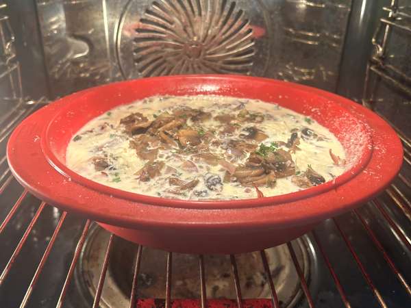 Quiche bez ciasta z pieczarkami, boczkiem i serkiem wiejskim - Przygotowanie krok 8