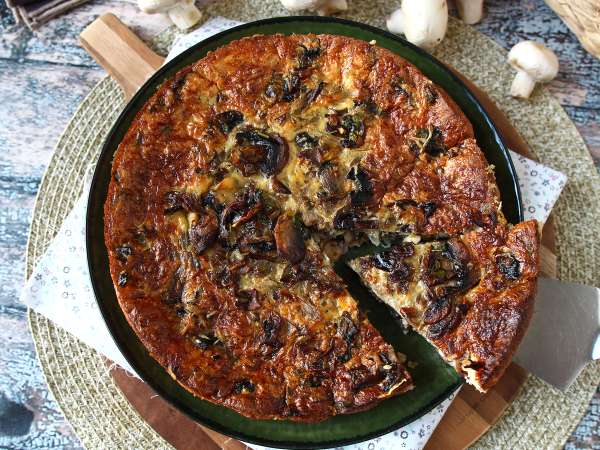 Quiche bez ciasta z pieczarkami, boczkiem i serkiem wiejskim - Przygotowanie krok 9