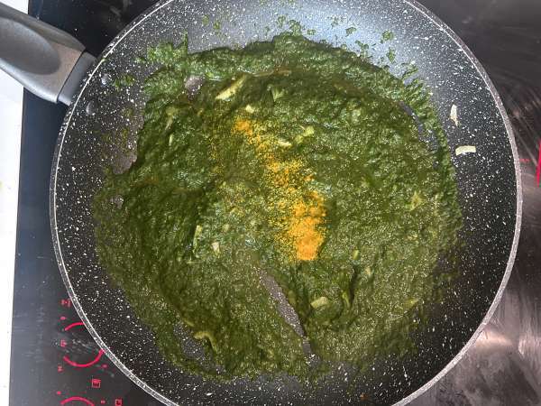 Palak tofu: indyjskie curry ze szpinakiem i tofu - Przygotowanie krok 8