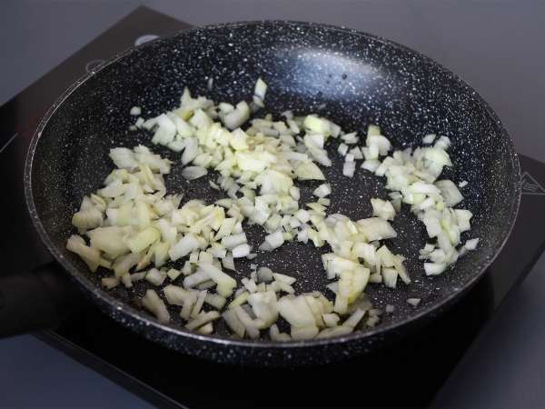 Lasagne bolońskie z patelni - Przygotowanie krok 1