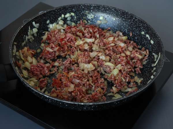 Lasagne bolońskie z patelni - Przygotowanie krok 2