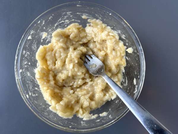 Wegański chlebek bananowy z miso, orzechami i czekoladą – wyjątkowo pyszny! - Przygotowanie krok 2