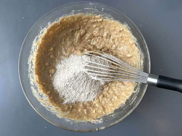 Wegański chlebek bananowy z miso, orzechami i czekoladą – wyjątkowo pyszny! - Przygotowanie krok 4