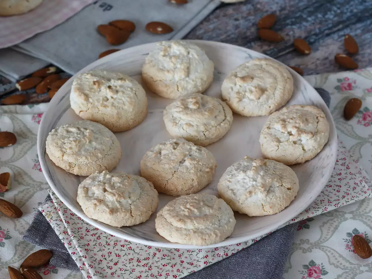 Amaretti – idealne włoskie ciasteczka migdałowe do kawy! - zdjęcie 4