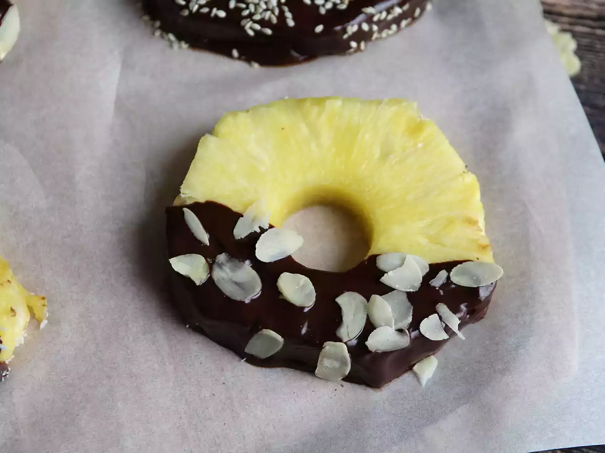Ananas w czekoladzie: idealny deser do przygotowania z dziećmi - zdjęcie 4