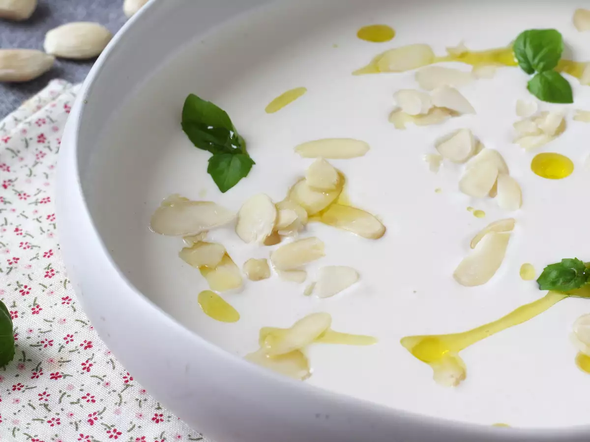 Andaluzyjskie ajoblanco – zimna zupa, na którą zawsze ma się ochotę latem - zdjęcie 3