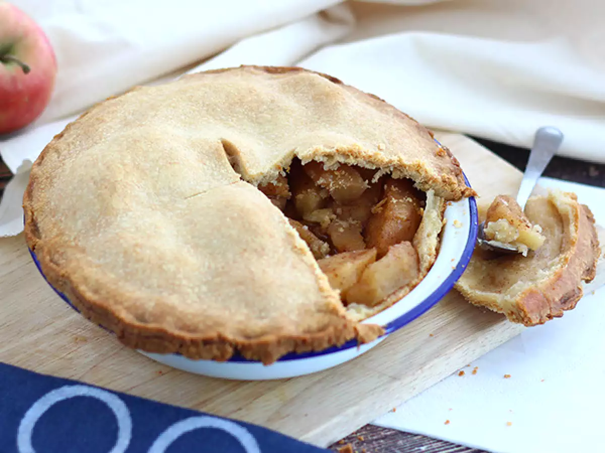 Angielska szarlotka (apple pie) – klasyczny przepis na pyszne ciasto z jabłkami - zdjęcie 2