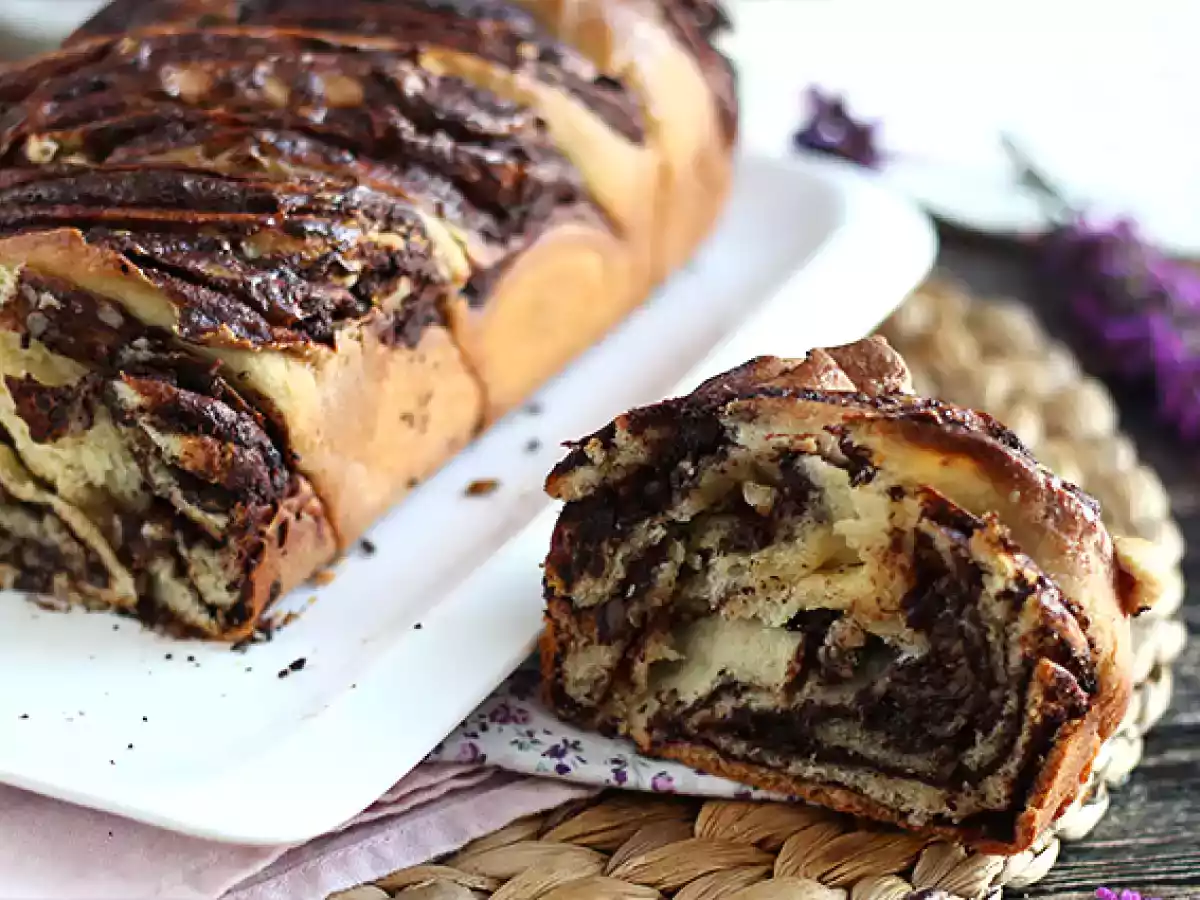Babka brioche z czekoladą i orzechami laskowymi - zdjęcie 2