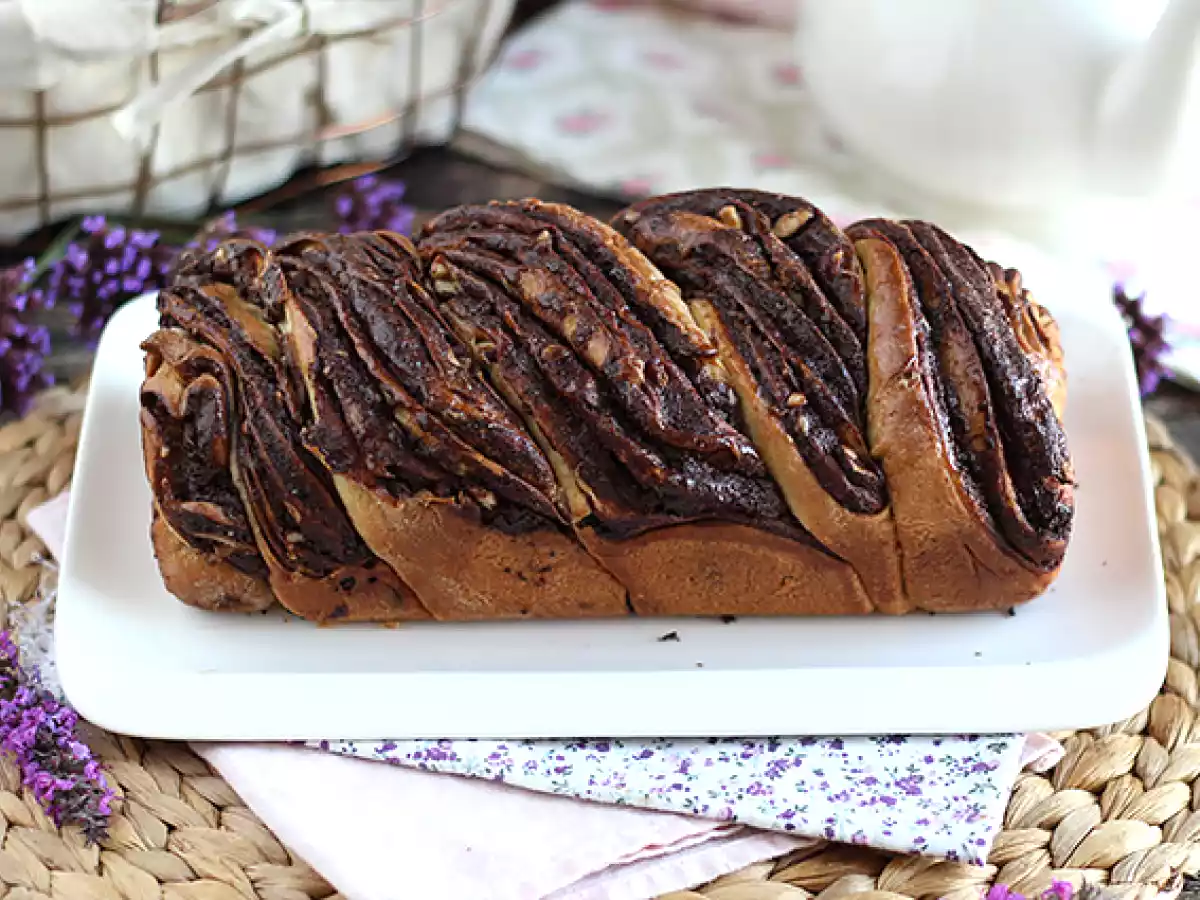 Babka brioche z czekoladą i orzechami laskowymi - zdjęcie 4