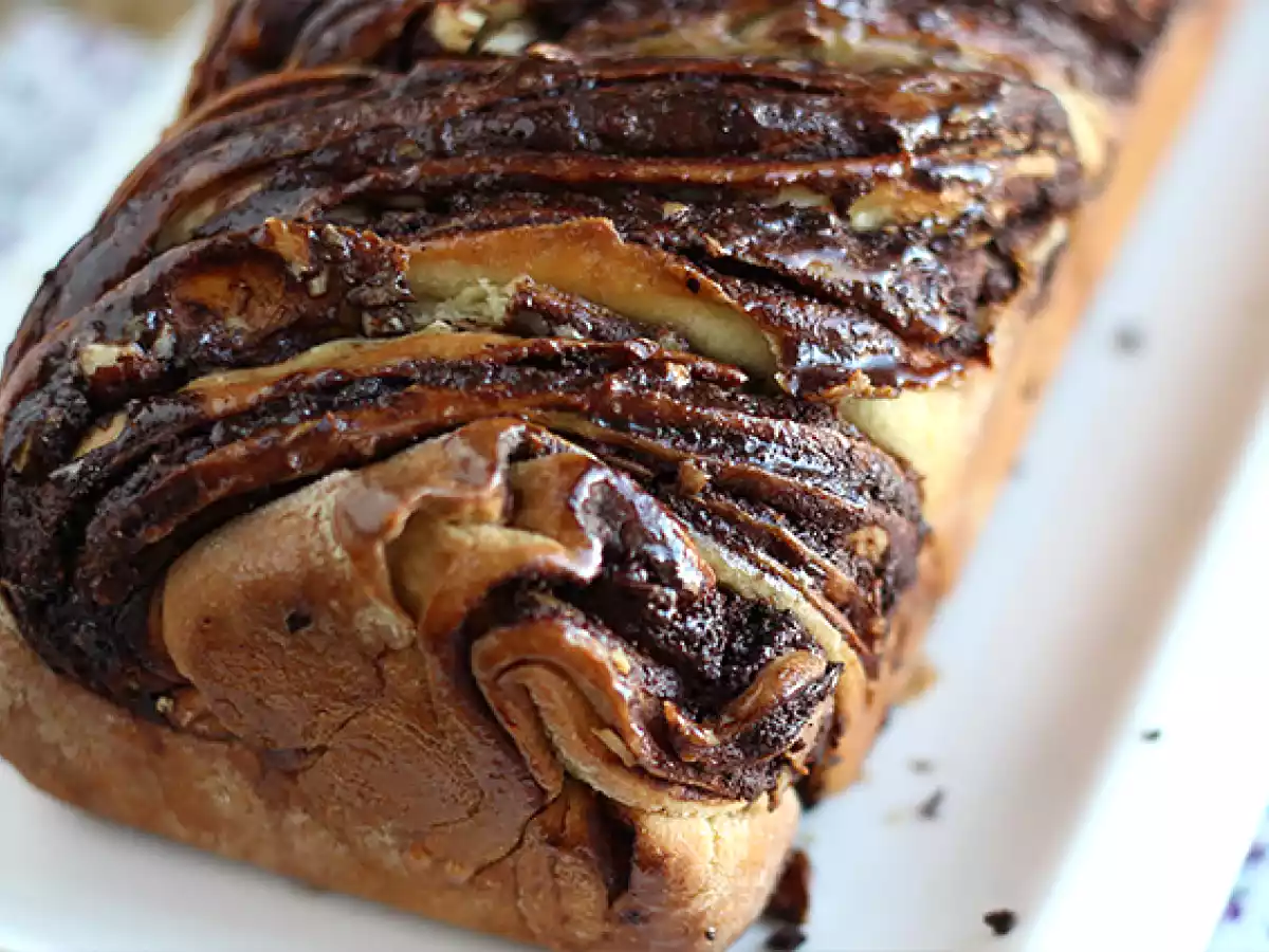 Babka brioche z czekoladą i orzechami laskowymi - zdjęcie 5