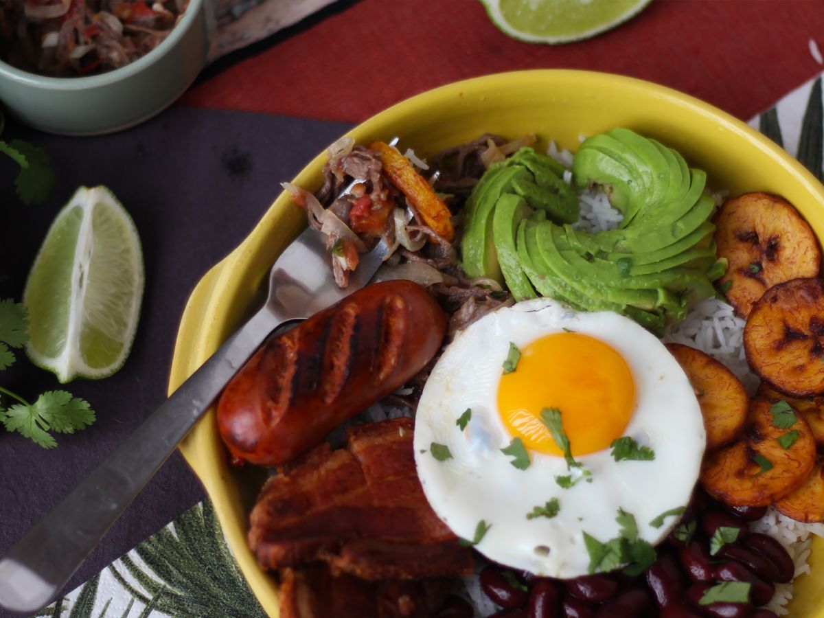 Bandeja Paisa, kolumbijskie danie pełne smaków i tradycji - zdjęcie 4