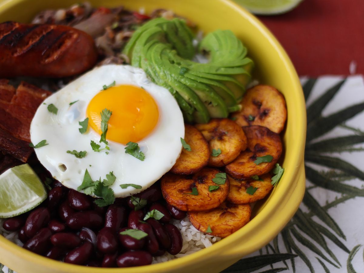 Bandeja Paisa, kolumbijskie danie pełne smaków i tradycji - zdjęcie 5