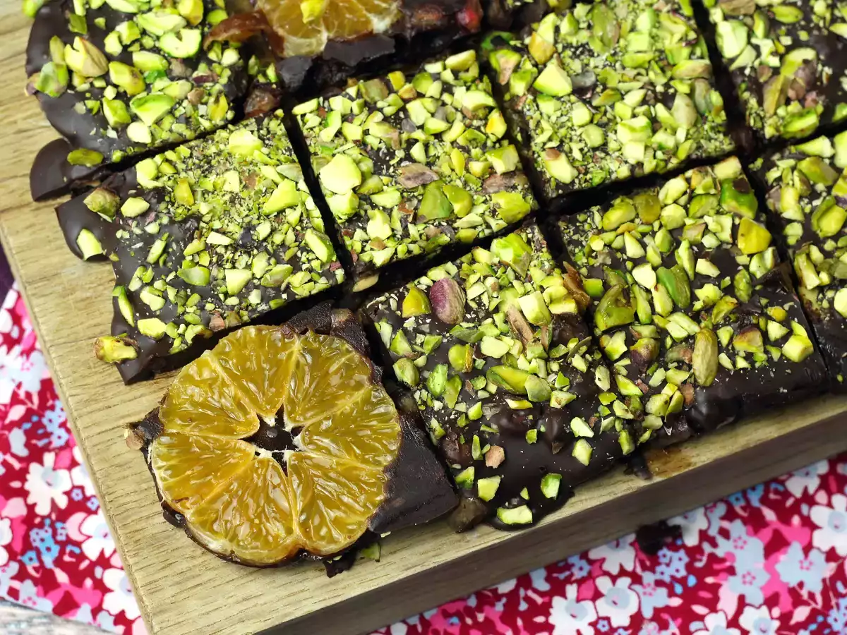 Baton czekoladowy z pistacjami i mandarynkami, idealny słodki przysmak na zimę! - zdjęcie 4