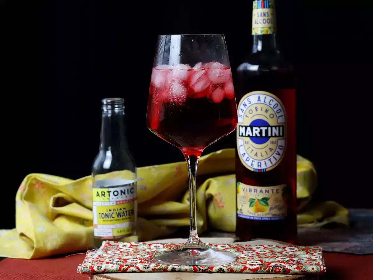 Bezalkoholowe Martini Tonic – świeży, owocowy koktajl! - zdjęcie 3