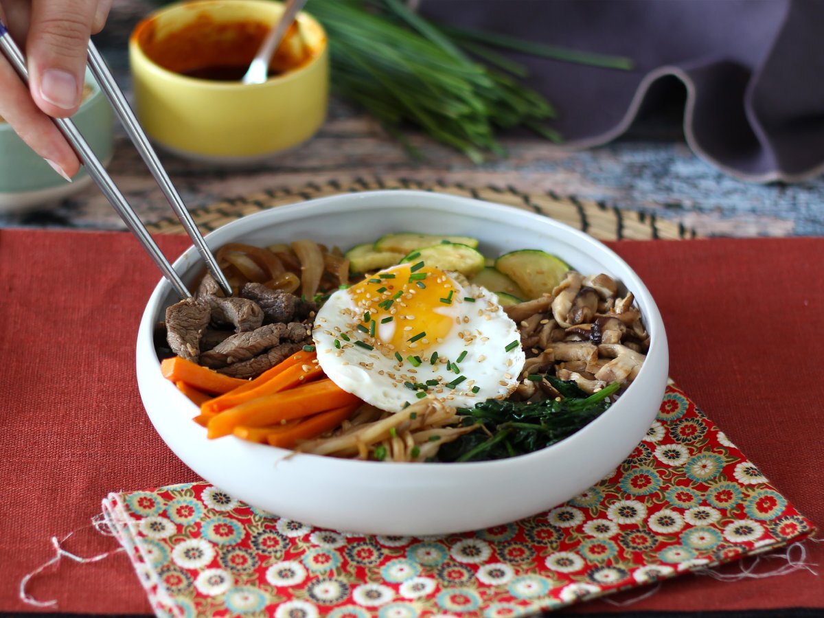 Bibimbap, tradycyjne koreańskie danie - zdjęcie 2