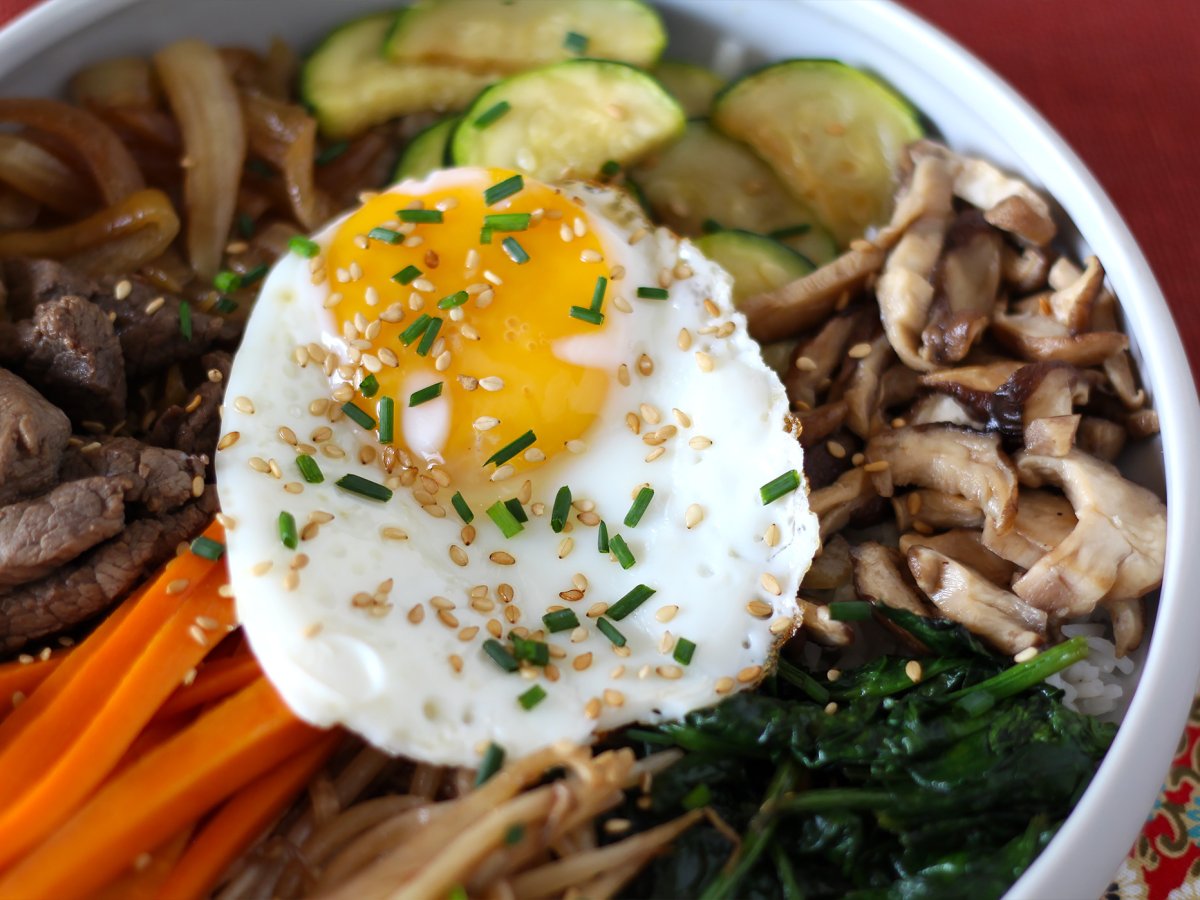 Bibimbap, tradycyjne koreańskie danie - zdjęcie 3