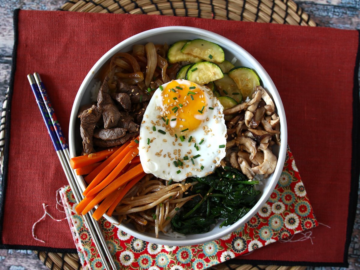 Bibimbap, tradycyjne koreańskie danie - zdjęcie 4