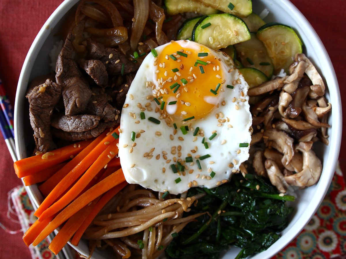 Bibimbap, tradycyjne koreańskie danie - zdjęcie 6