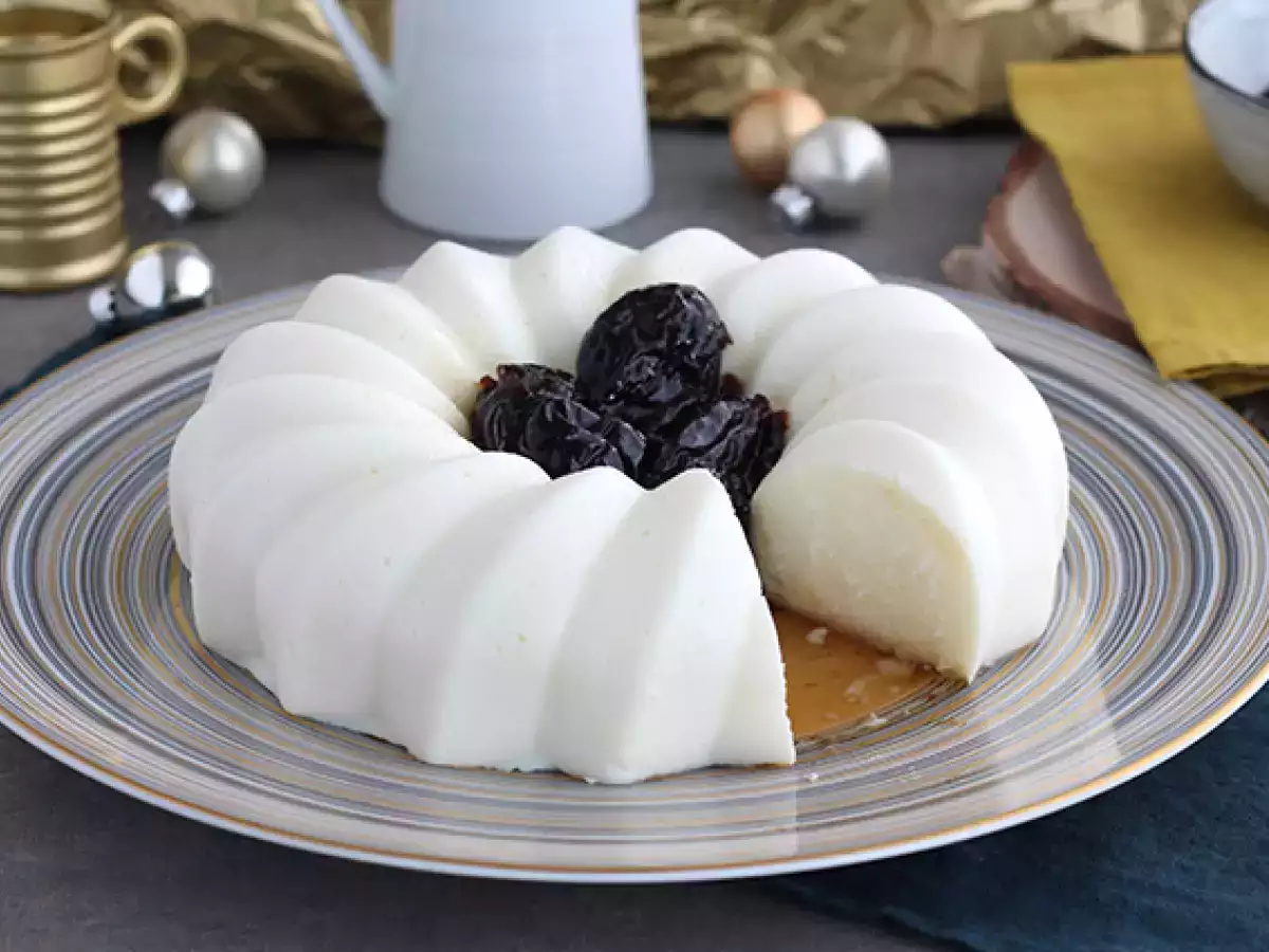 Blanc-manger kokosowy z sosem z suszonych śliwek - zdjęcie 5