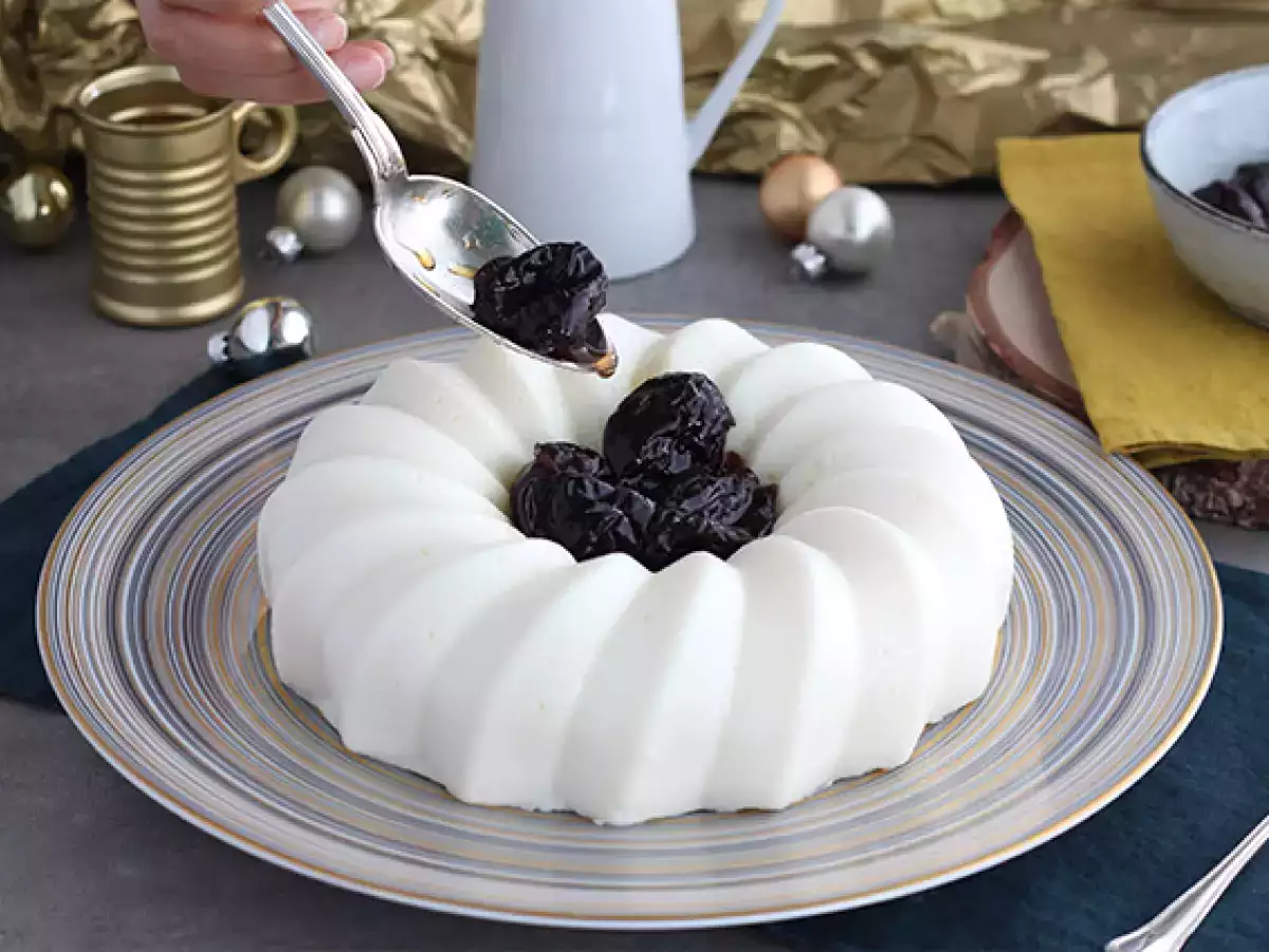 Blanc-manger kokosowy z sosem z suszonych śliwek - zdjęcie 7