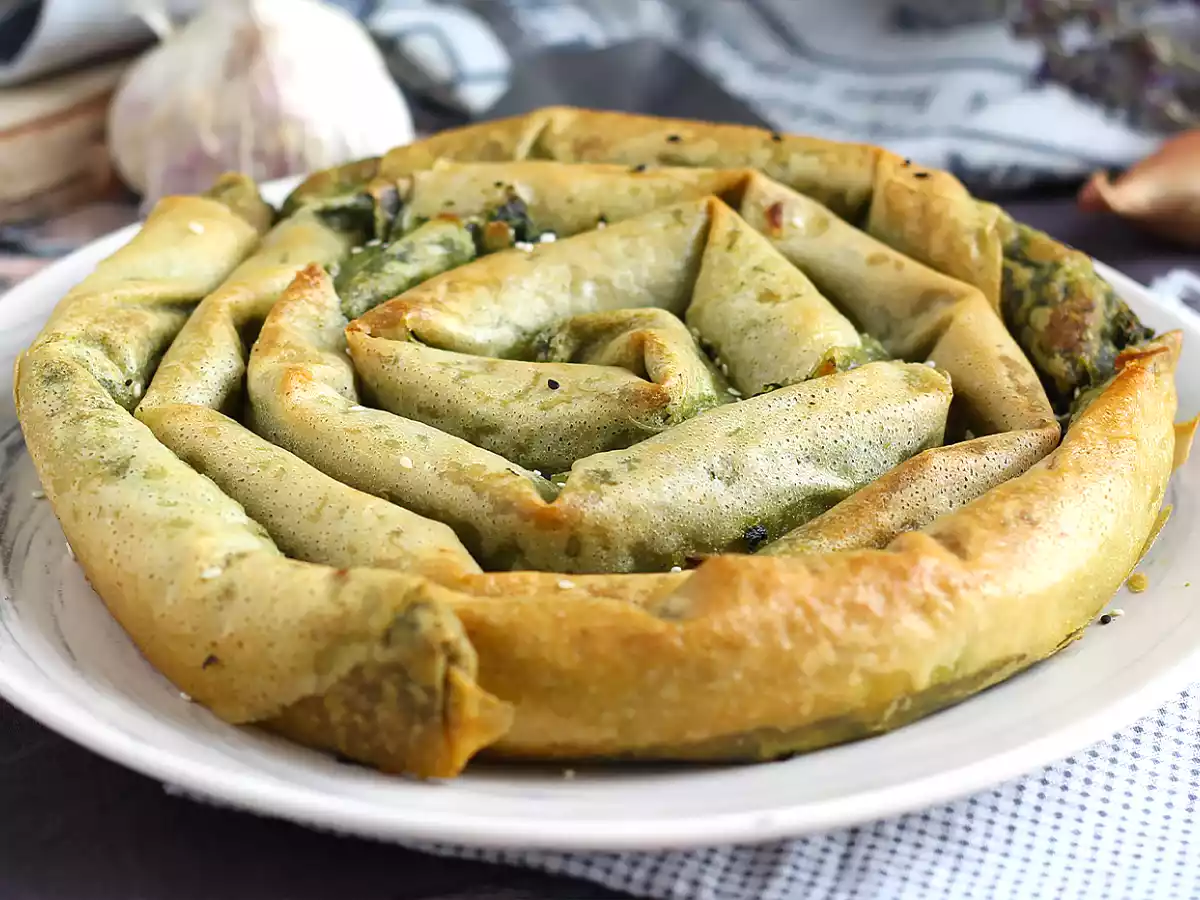 Borek, turecki placek ze szpinakiem i serem - zdjęcie 3